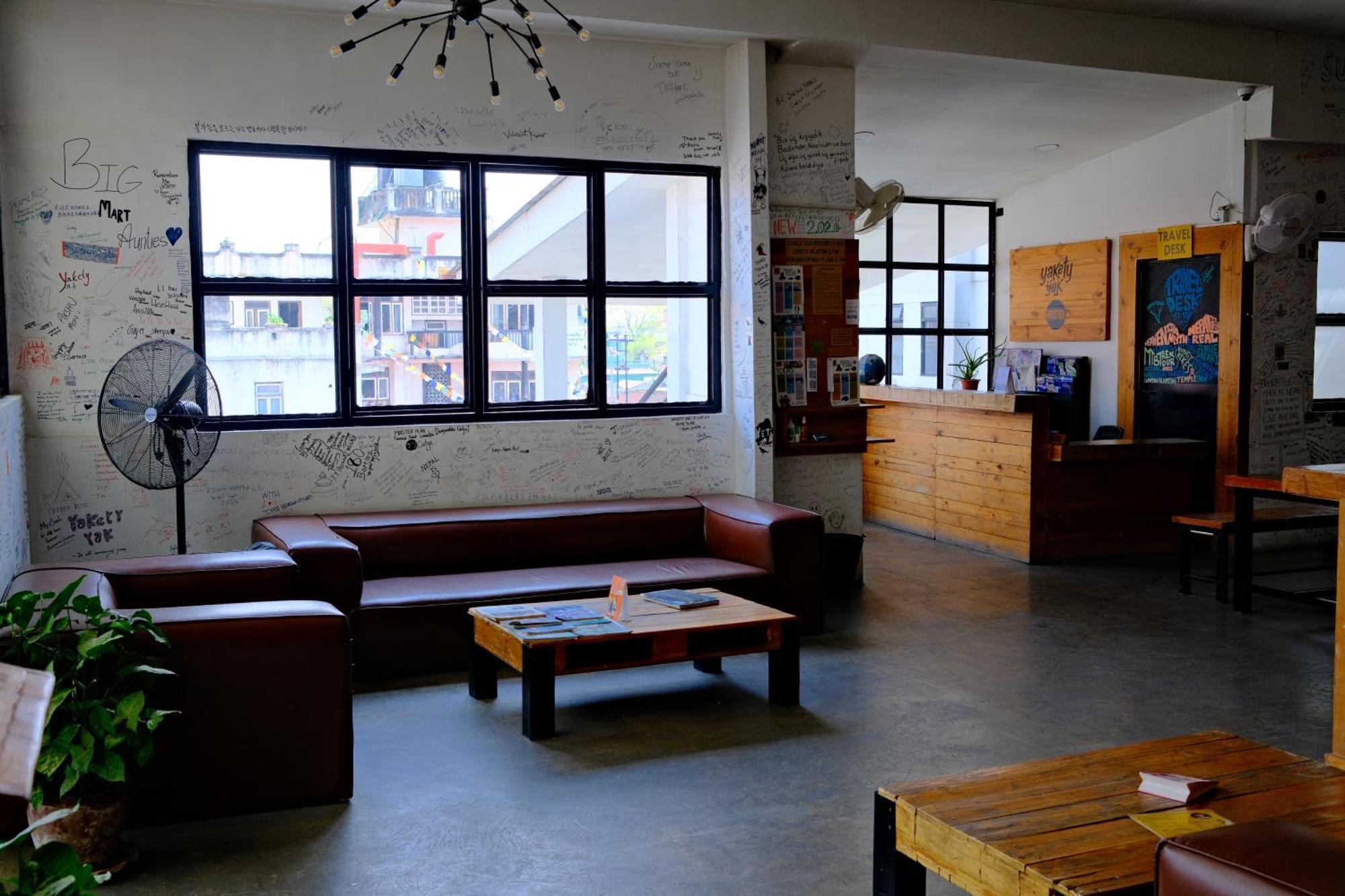 Yakety Yak Hostel Kathmandu Bagian luar foto